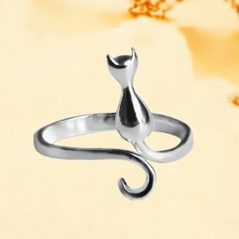 Anillo "Silueta Felina"™ en Plata 925: Elegancia y Minimalismo