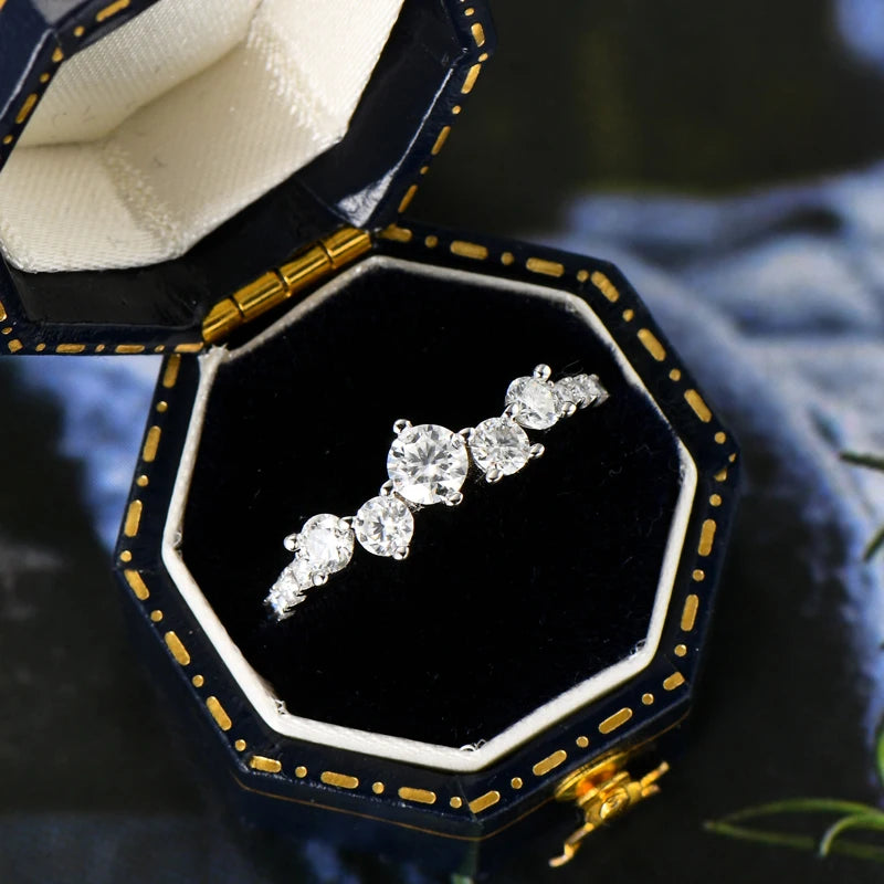 Anillo "Cluster de Diamantes"™: Plata 925 y Moissanita Certificada